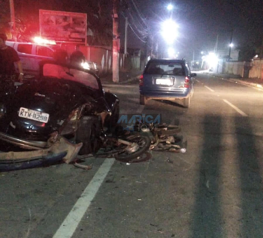 Acidente Entre Dois Carros E Uma Moto Deixa Duas Pessoas Feridas Em