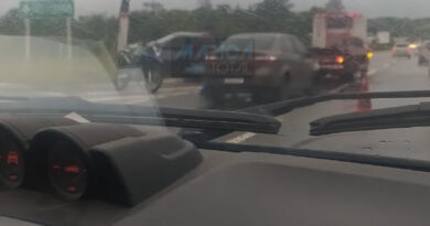 RJ-106: Colisão entre dois carros deixa três pessoas feridas no Parque Nanci RJ-106: Colisão entre dois carros deixa três pessoas feridas no Parque Nanci