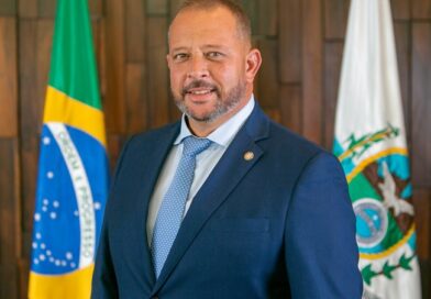 Guilherme Delaroli deve comandar o Governo do Rio durante ausência de Cláudio Castro