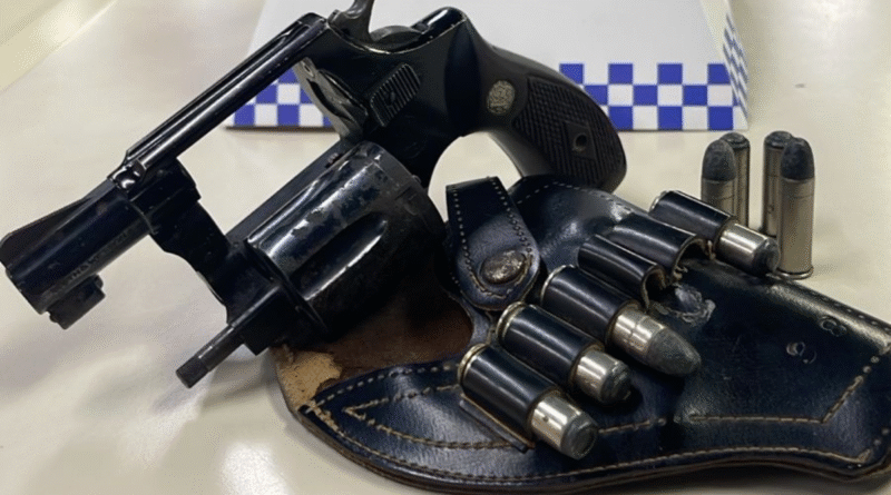 Polícia Rodoviária apreende arma e prende homem após ameaça em Inoã