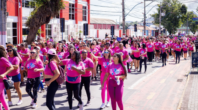 Maricá realiza Caminhada do Outubro Rosa e Novembro Azul e mobiliza centenas de pessoas pela prevenção e pela saúde
