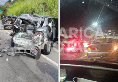 Acidente envolvendo 18 veículos fecha totalmente a RJ-106 e causa congestionamento quilométrico