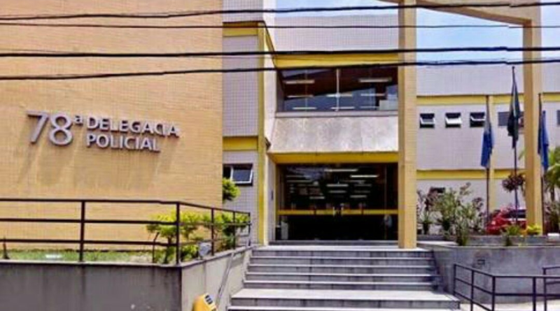 Homem é preso em flagrante dentro de delegacia após tentar intimidar enteada vítima de estupro