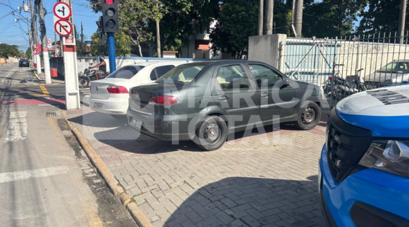 Carro com suspeita de clonagem é apreendido na RJ-106