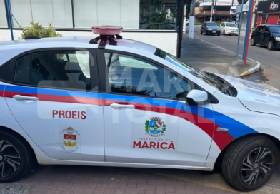 Viatura é alvo de tiros após perseguição a carro roubado em Inoã