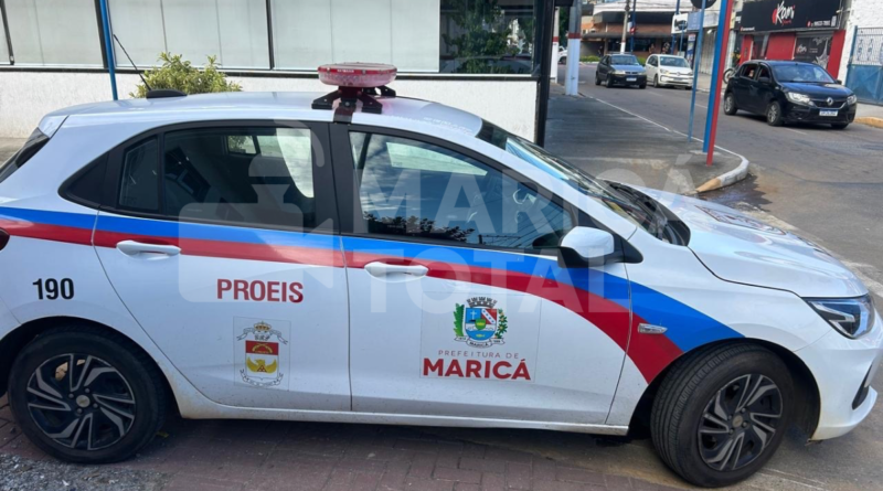 Viatura é alvo de tiros após perseguição a carro roubado em Inoã