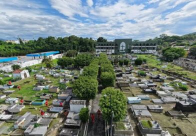 Sepultamentos em Maricá são marcados por comoção e pedidos de justiça
