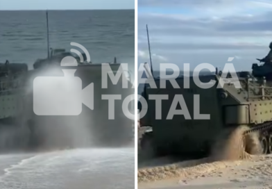 Fuzileiros Navais realizam treinamento com viaturas anfíbias na Restinga de Maricá