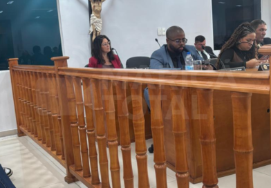 Vereadores divergem sobre repasse de recursos para a escola de samba em Maricá