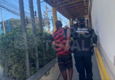 Homem é preso após esfaquear mulher durante briga em Itaipuaçu