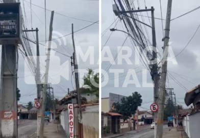 Moradoras denunciam poste de madeira em risco de queda na Mumbuca