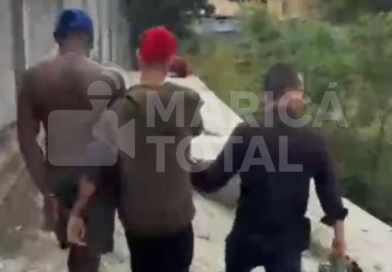 Polícia Civil prende dois adultos e apreende adolescente suspeitos de atuar como “radinhos” na Favela da Linha