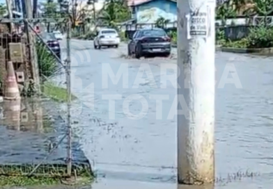 Rua Professor Cardoso de Menezes volta a alagar após fortes chuvas em Maricá