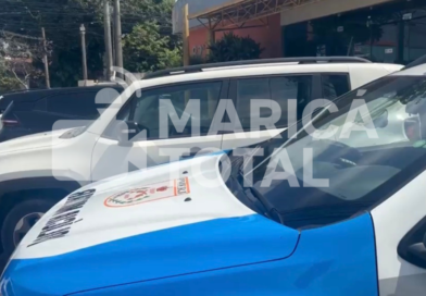 Homem é preso após ameaçar vizinho e tentar atingir policiais com coquetéis molotov em Maricá
