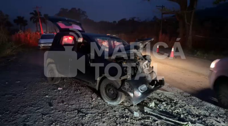 Colisão frontal deixa pelo menos oito feridos na RJ-106, em Manoel Ribeiro