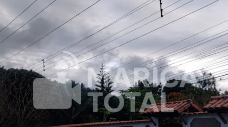 Moradores da Rua Marquês do Paraná ficam sem energia após possível curto-circuito durante chuva