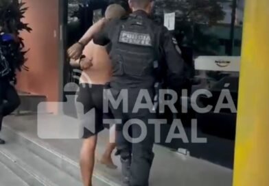 Polícia Civil prende dois suspeitos e apreende adolescente durante operação contra o tráfico em Maricá